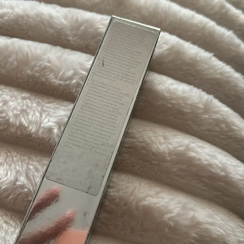 BECCA nwt skin
